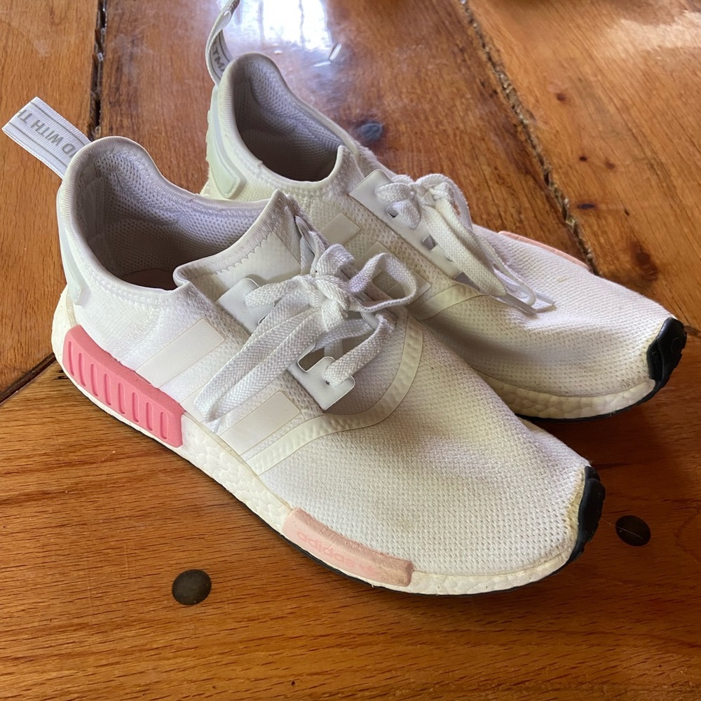 Adidas tennis shoes - Picture 1 of 5